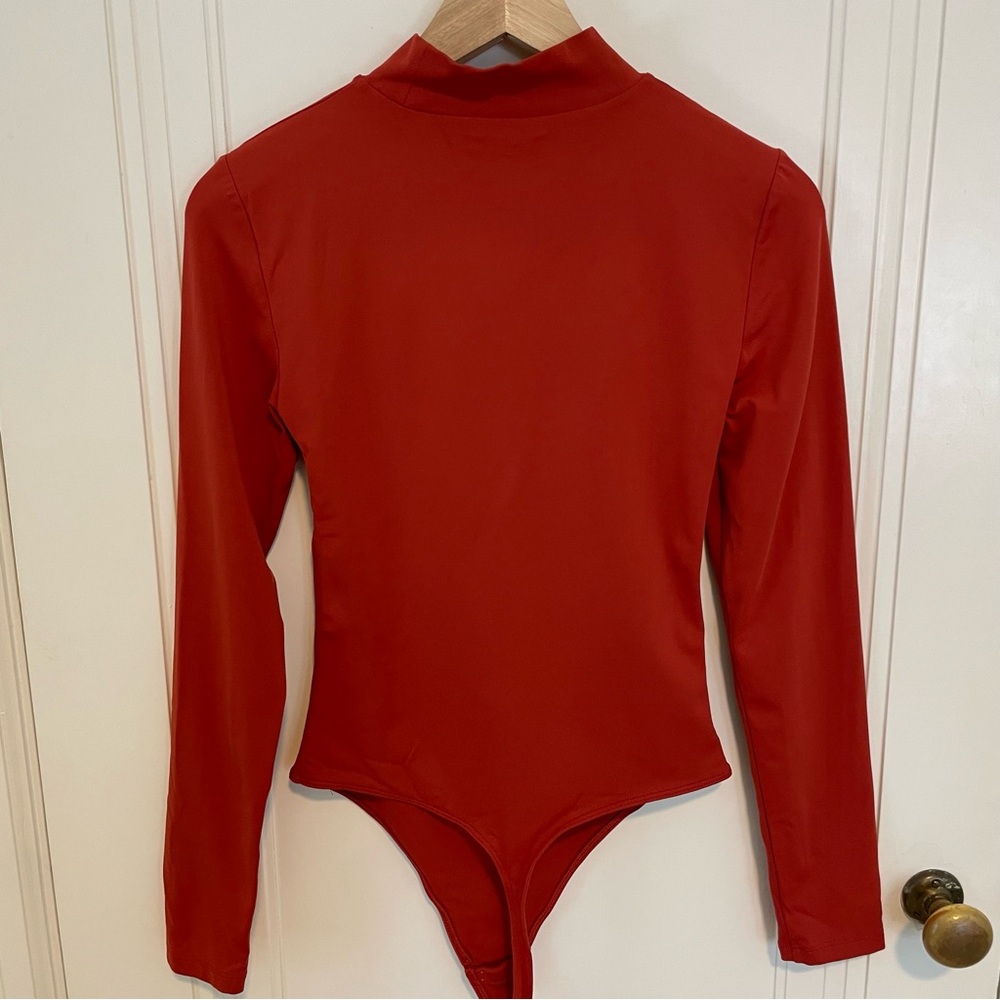 Aritzia Babaton Varo Long Sleeve Seamless Bodysuit Size M - Picture 9 of 10